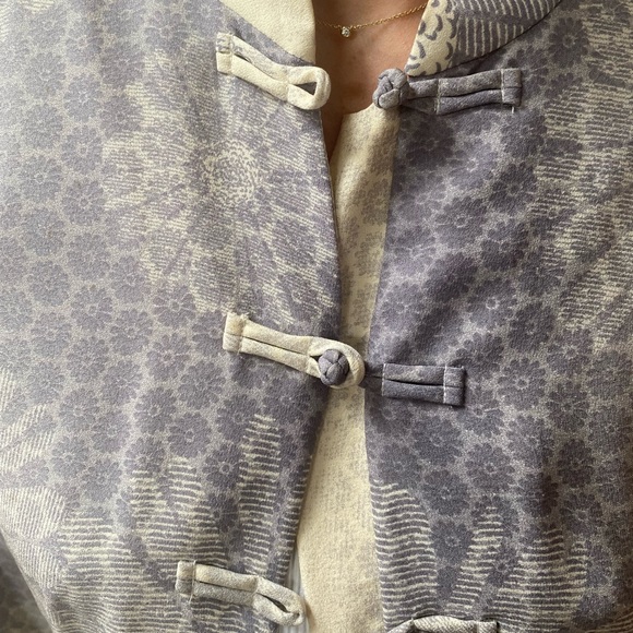 Harari 100% Silk set - pants and button up top - Picture 2 of 7